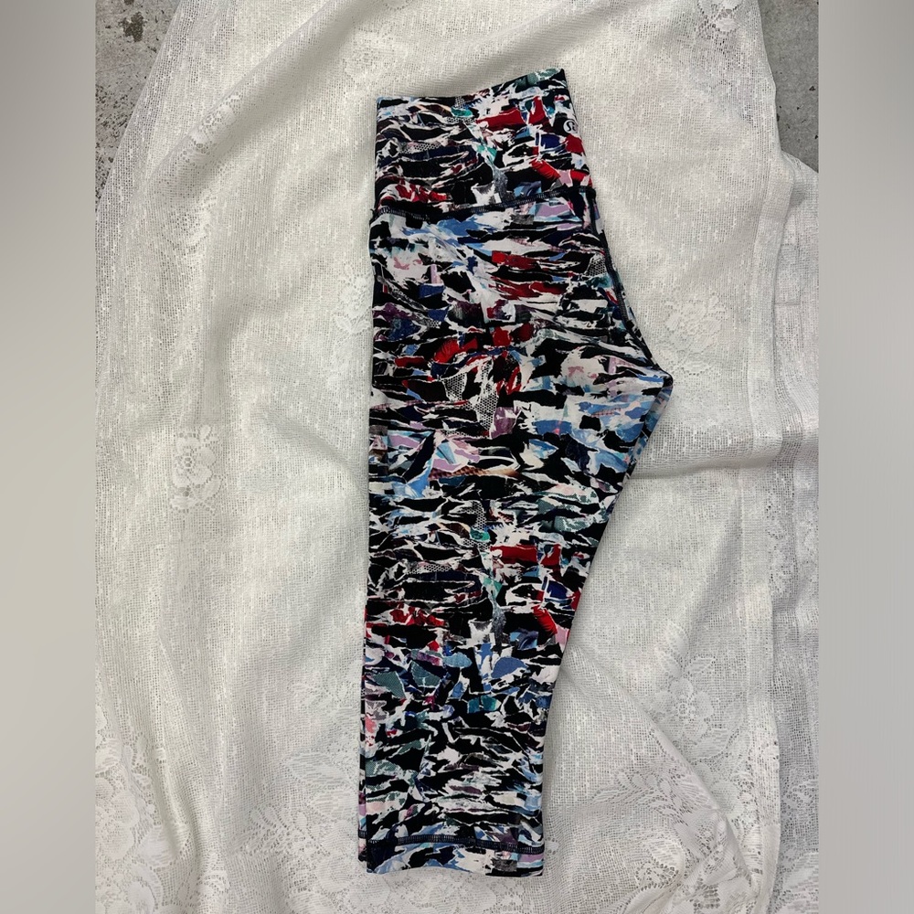 Lululemon | Multi Black White Red Blue Size 4 - image 1